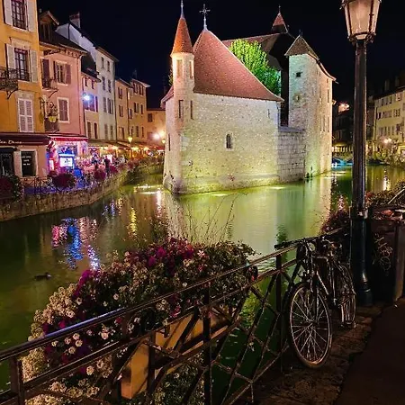 Apartment A Proximite De La Gare D'annecy *